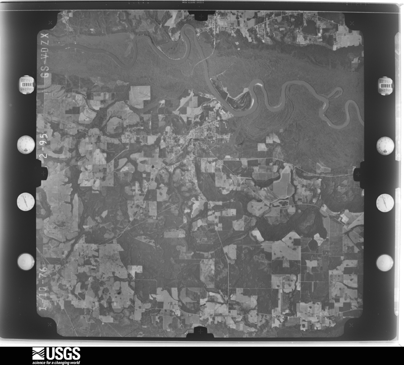 U.S. Geological Survey aerial photograph, 1976-01-10, scale 1:80000