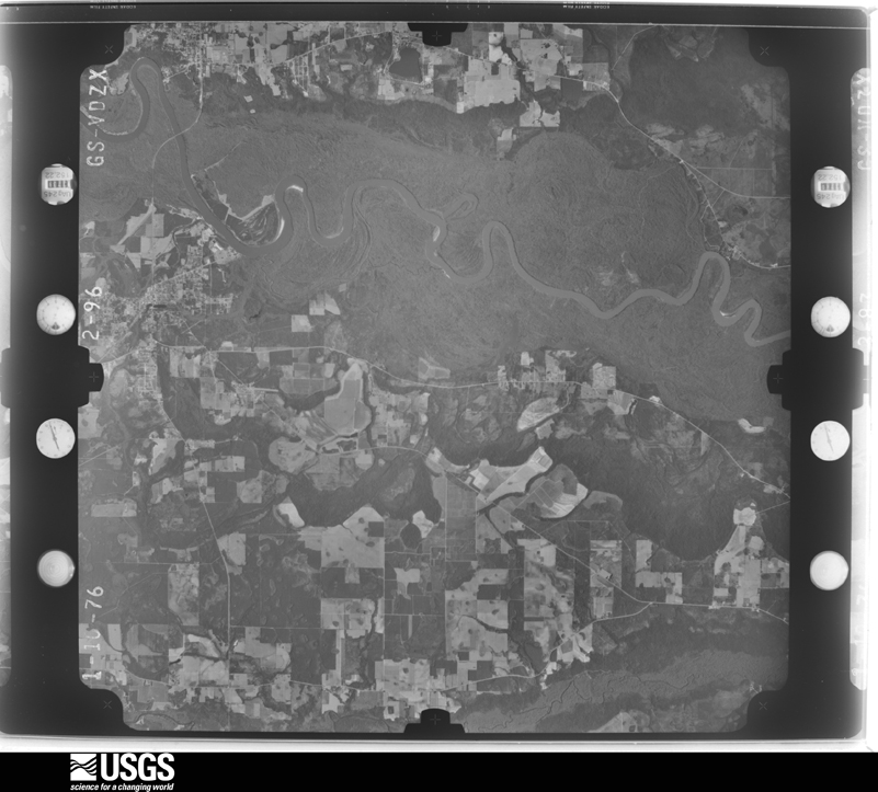 U.S. Geological Survey aerial photograph, 1976-01-10, scale 1:80000