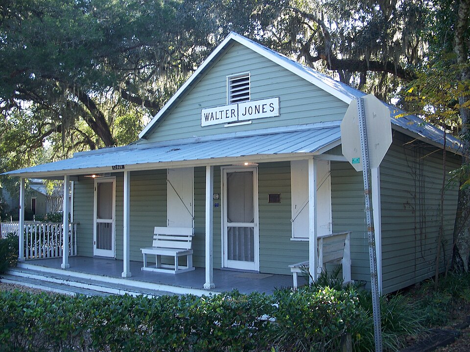 Photograph of Mandarin Store and Post Office