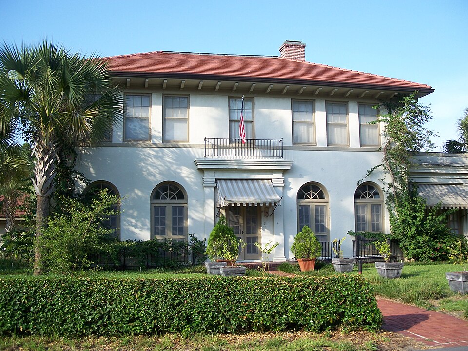 Photograph of Interlaken Historic Residential District