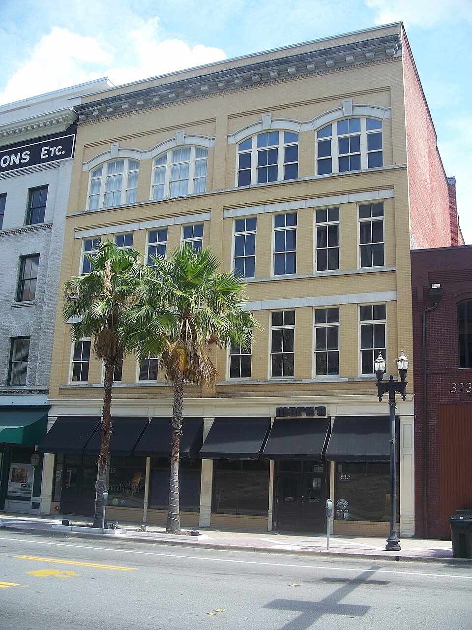 Photograph of Hutchinson-Suddath Building