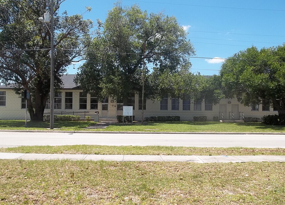 Photograph of Cocoa Junior High School