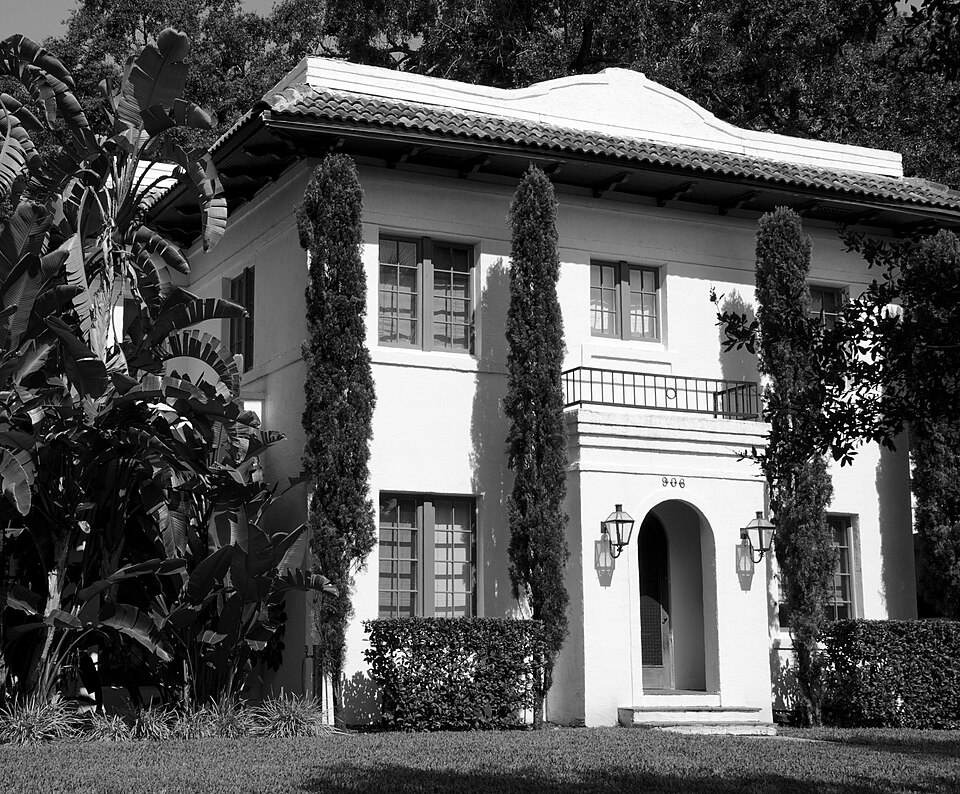 Photograph of Lake Adair-Lake Concord Historic District