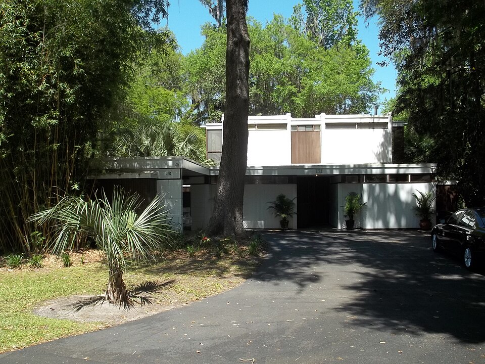 Photograph of Dan Branch House