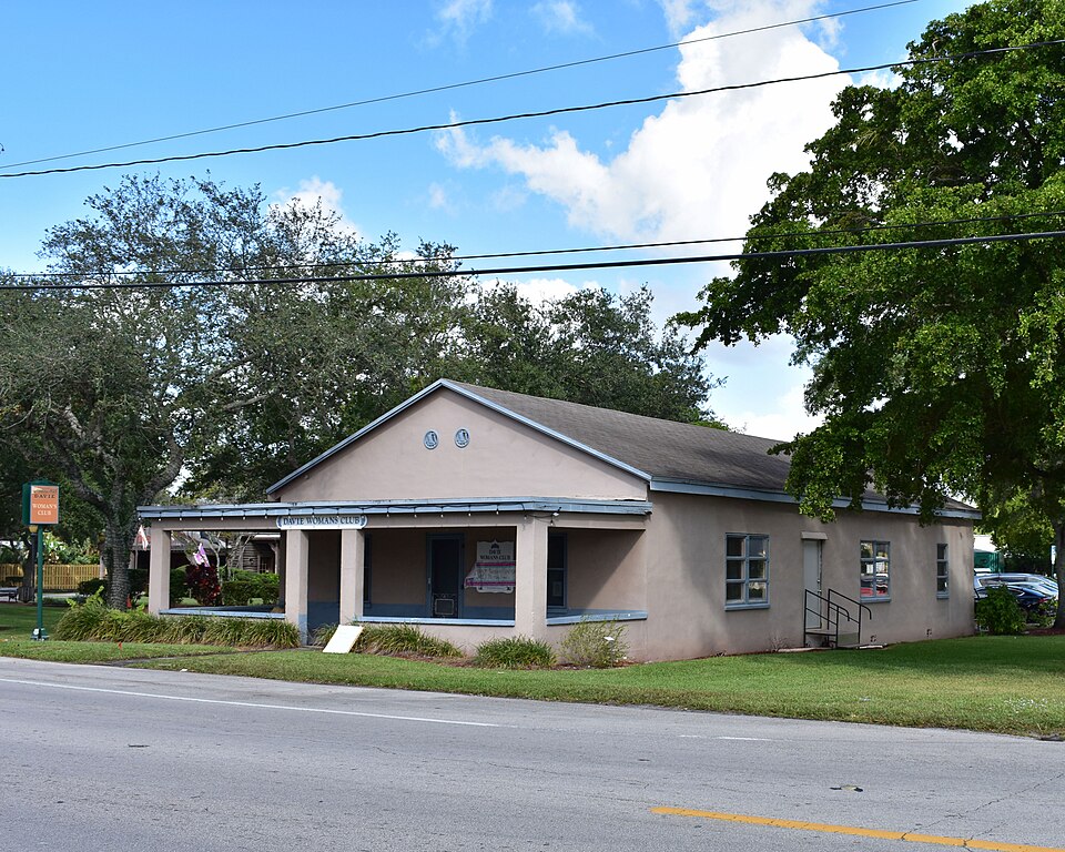 Photograph of Davie Woman's Club