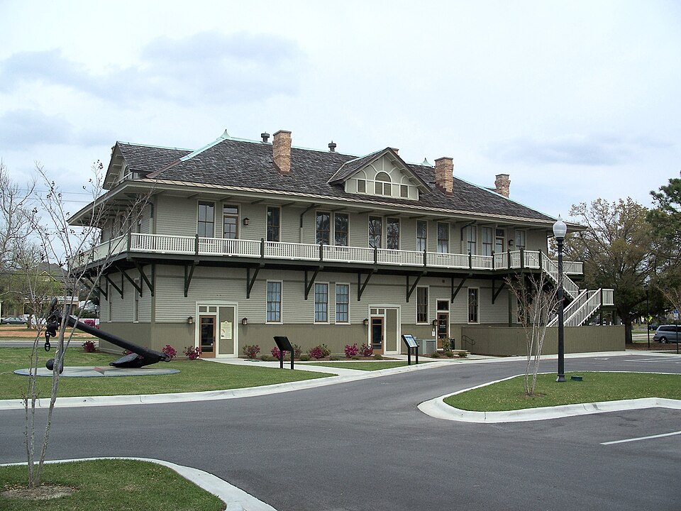 Photograph of L & N Marine Terminal Building
