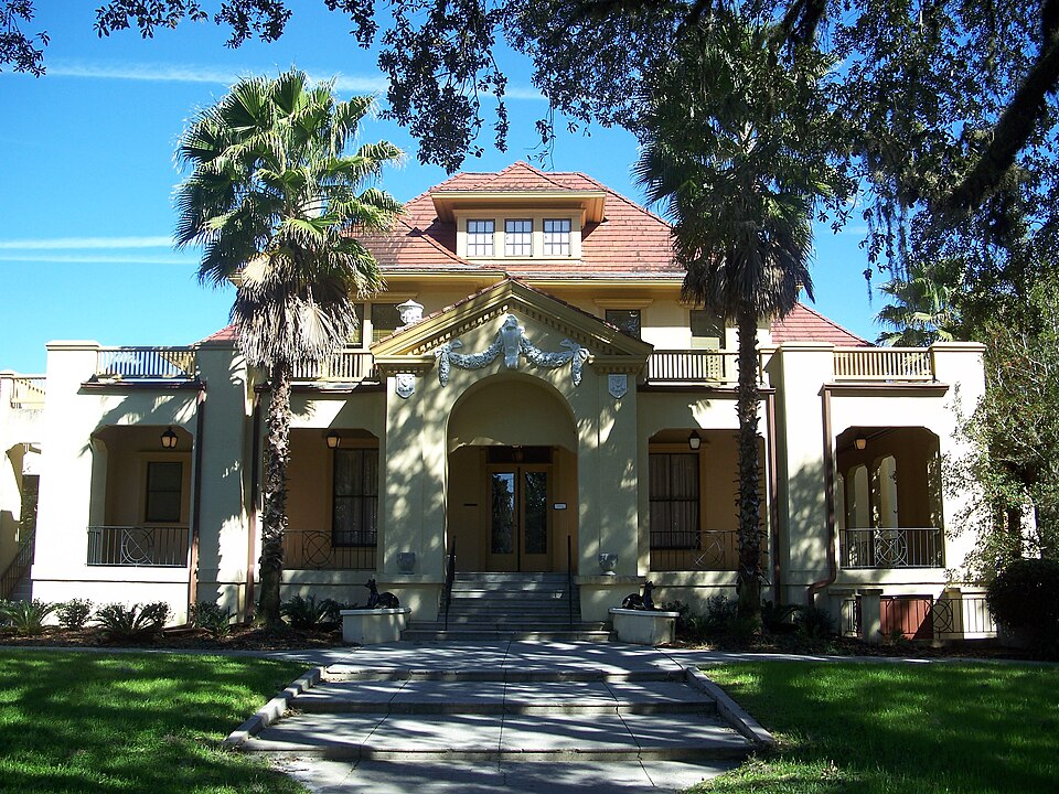 Photograph of Thomas Center
