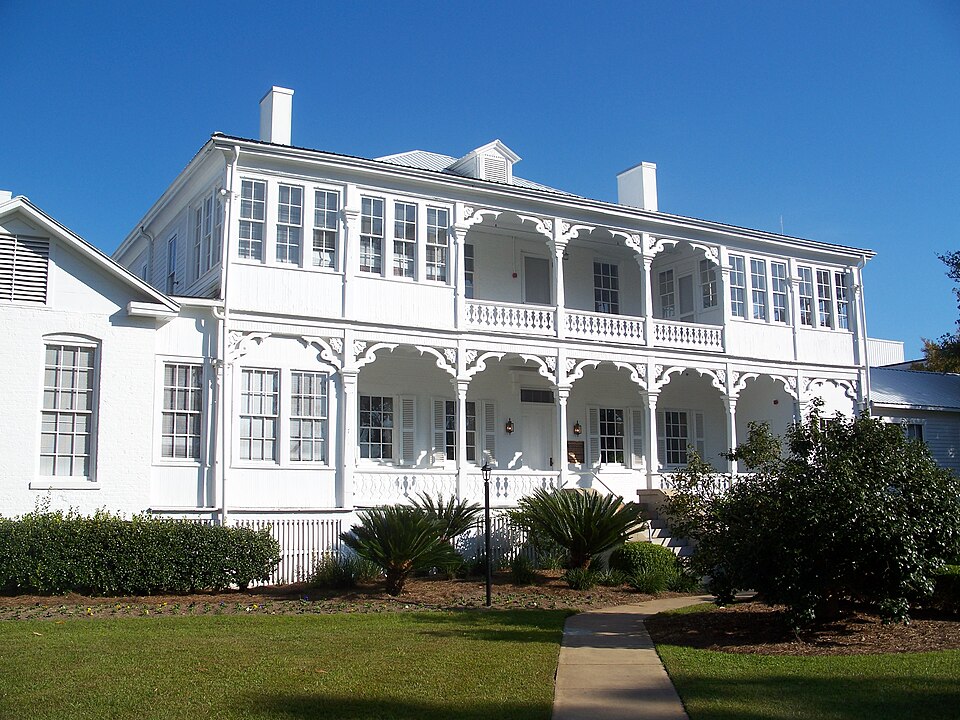Photograph of U.S. Arsenal-Officers Quarters