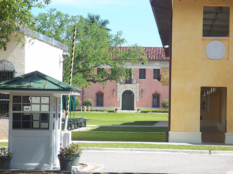 Photograph of El Jardin