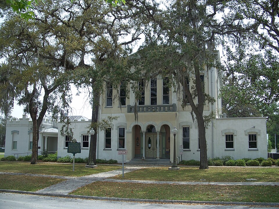 Photograph of Historic Clay County Courthouse