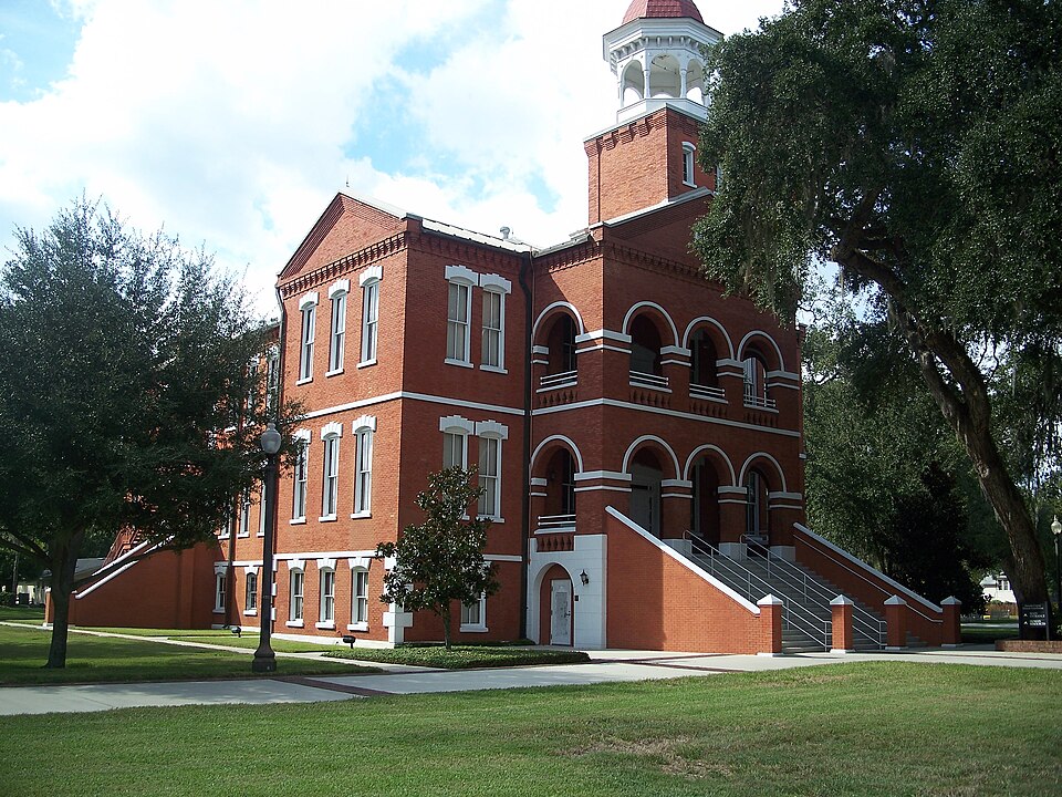 Photograph of Osceola County Courthouse