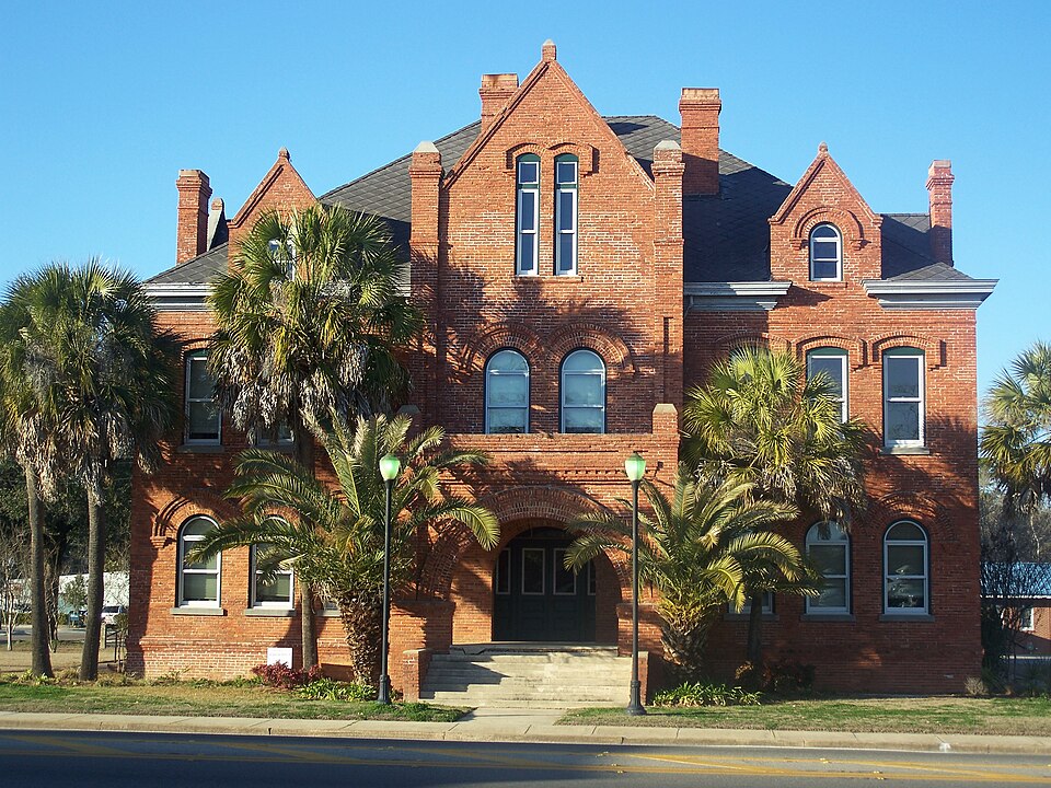 Photograph of Old Calhoun County Courthouse