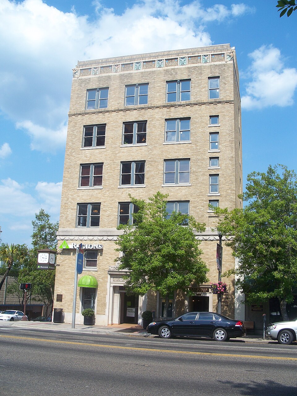Photograph of Exchange Bank Building