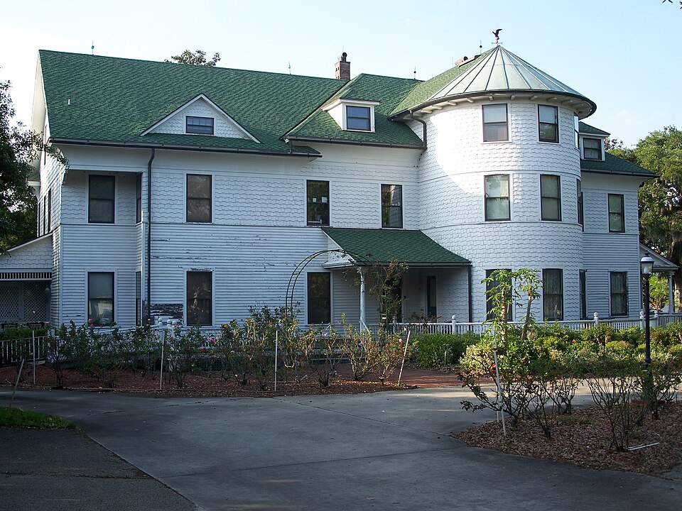 Photograph of Lippincott Mansion