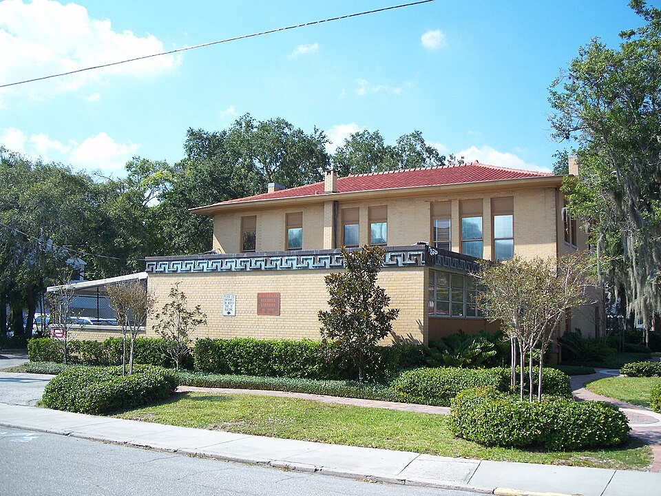 Photograph of Bradenton Carnegie Library