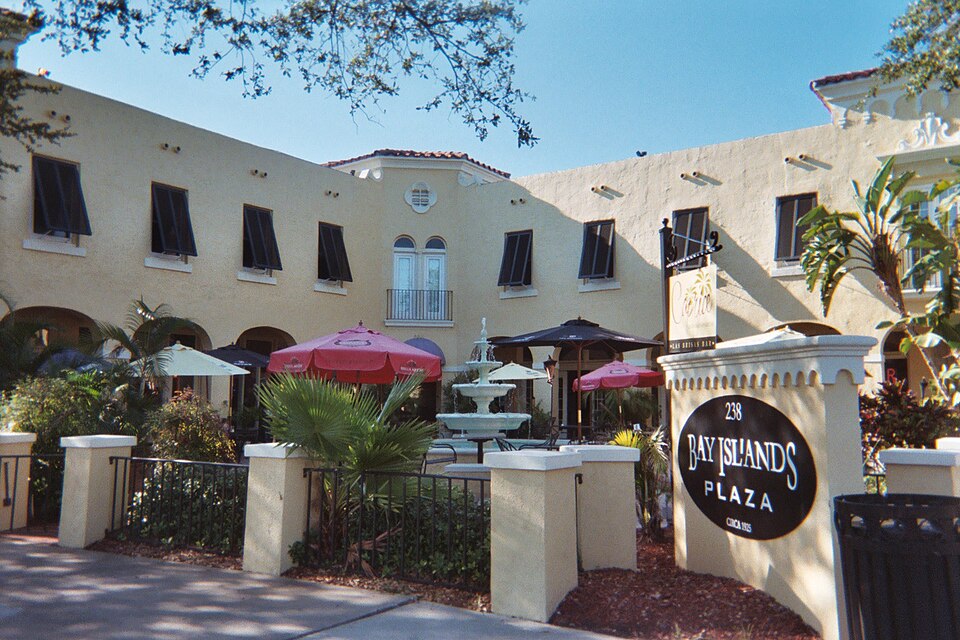 Photograph of Bay Isle Commercial Building