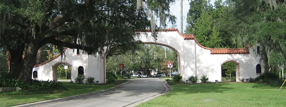 Photograph of Los Robles Gate