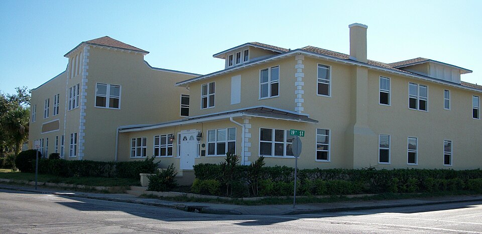 Photograph of Old Palmetto Hotel