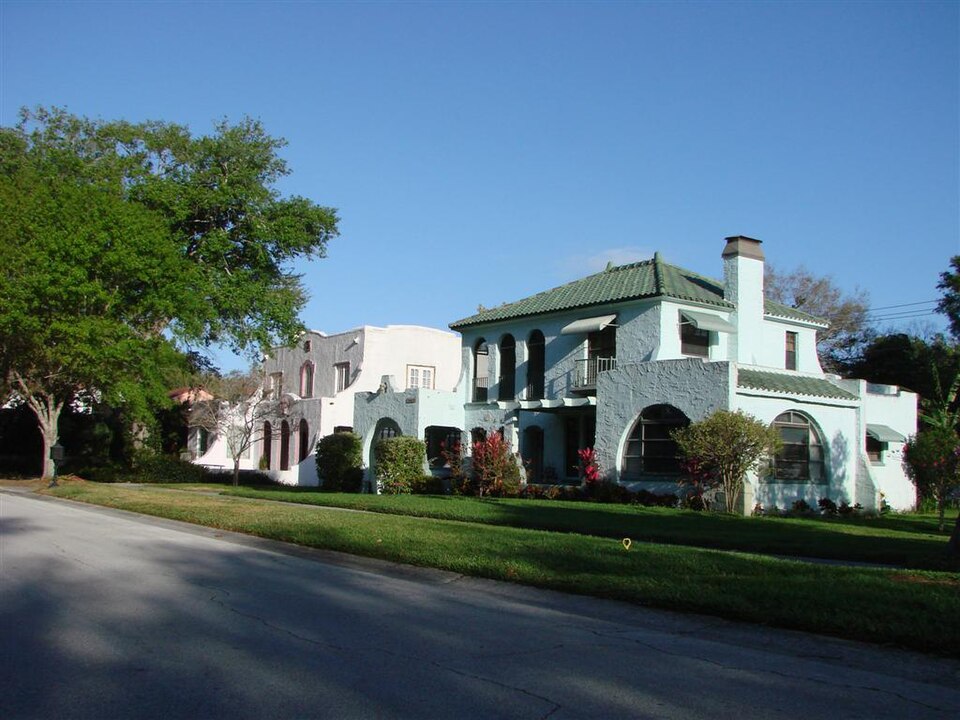 Photograph of Valencia Subdivision Residential District