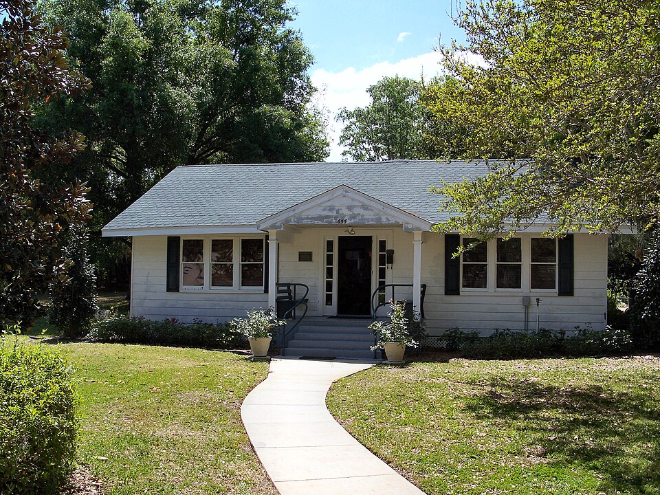 Photograph of Clermont Woman's Club