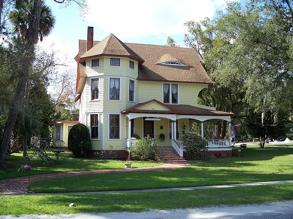 Photograph of Lake Helen Historic District