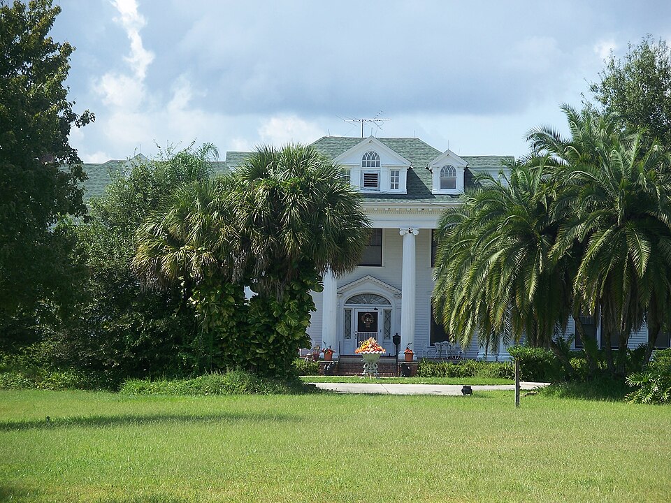 Photograph of Colonial Estate