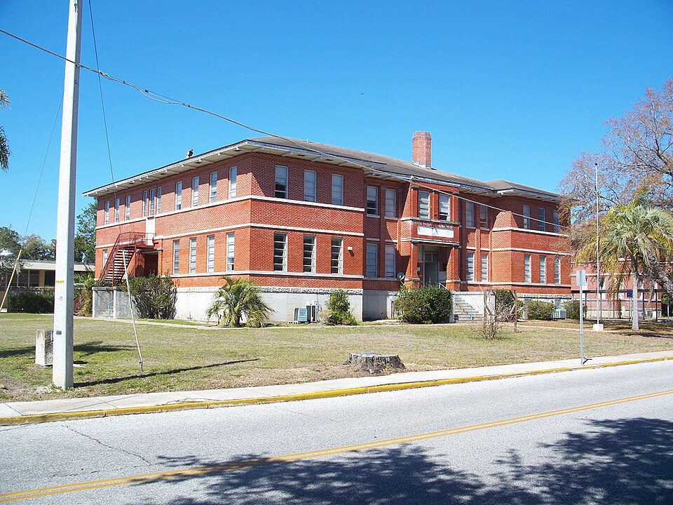Photograph of Lee School
