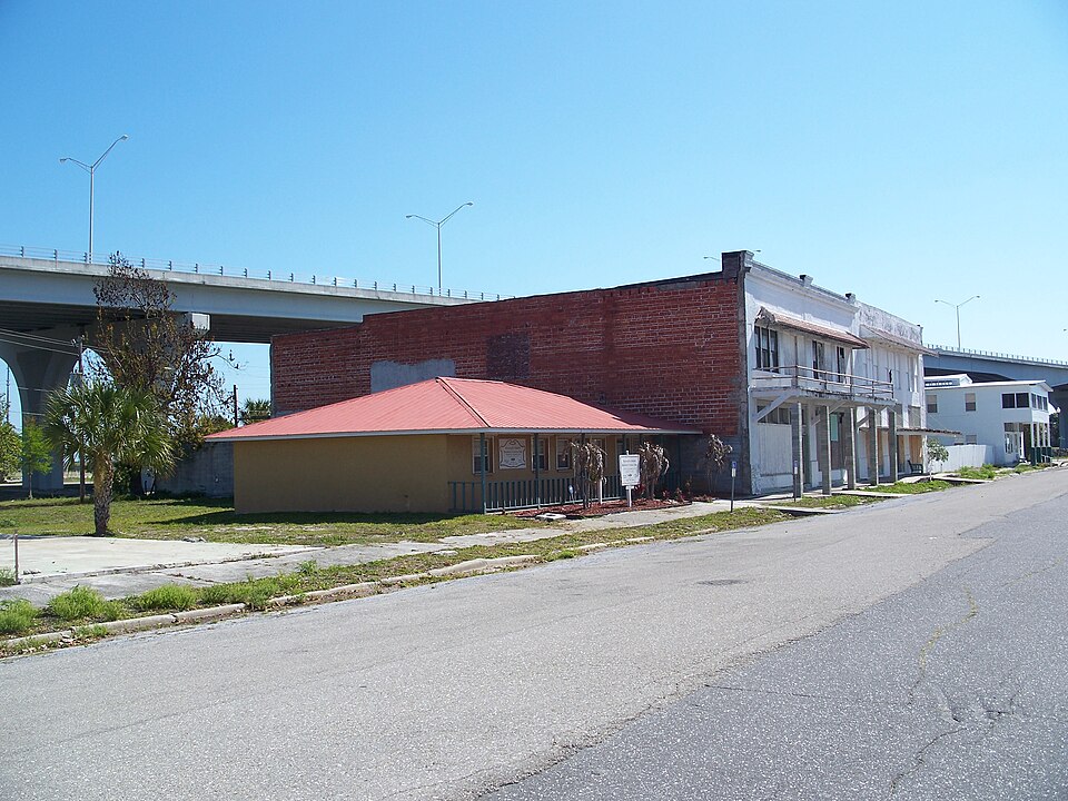 Photograph of Moore Haven Downtown Historic District