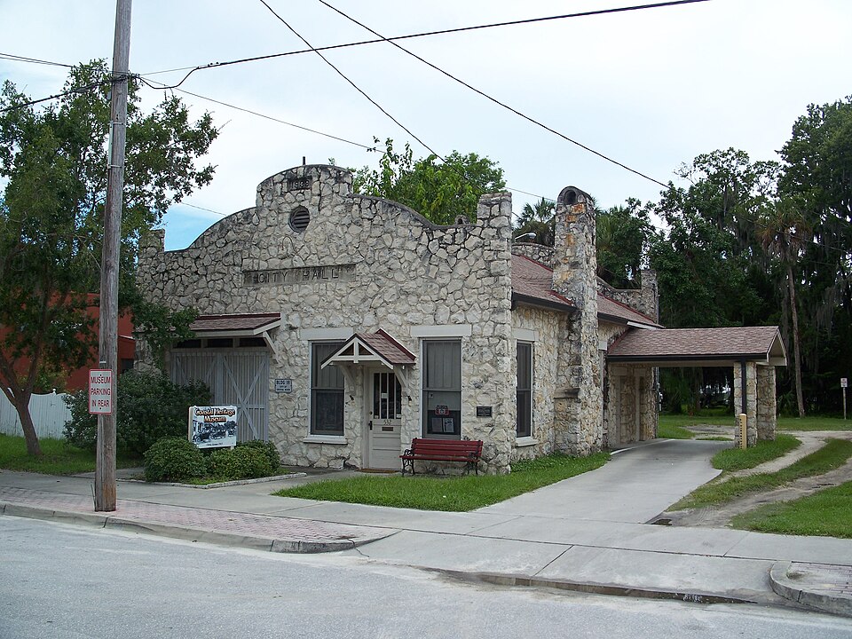 Photograph of Crystal River Old City Hall