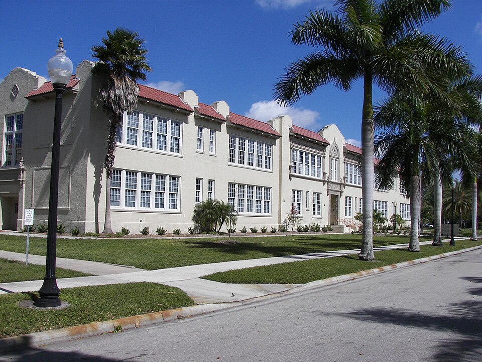 Photograph of Edison Park Elementary School