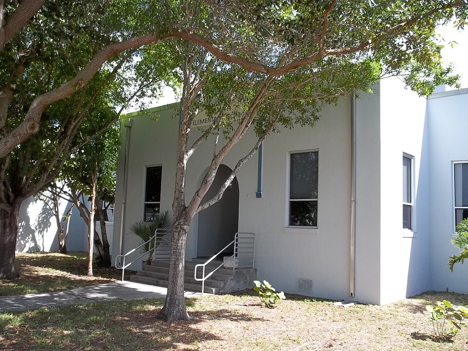 Photograph of Fort Myers Beach School
