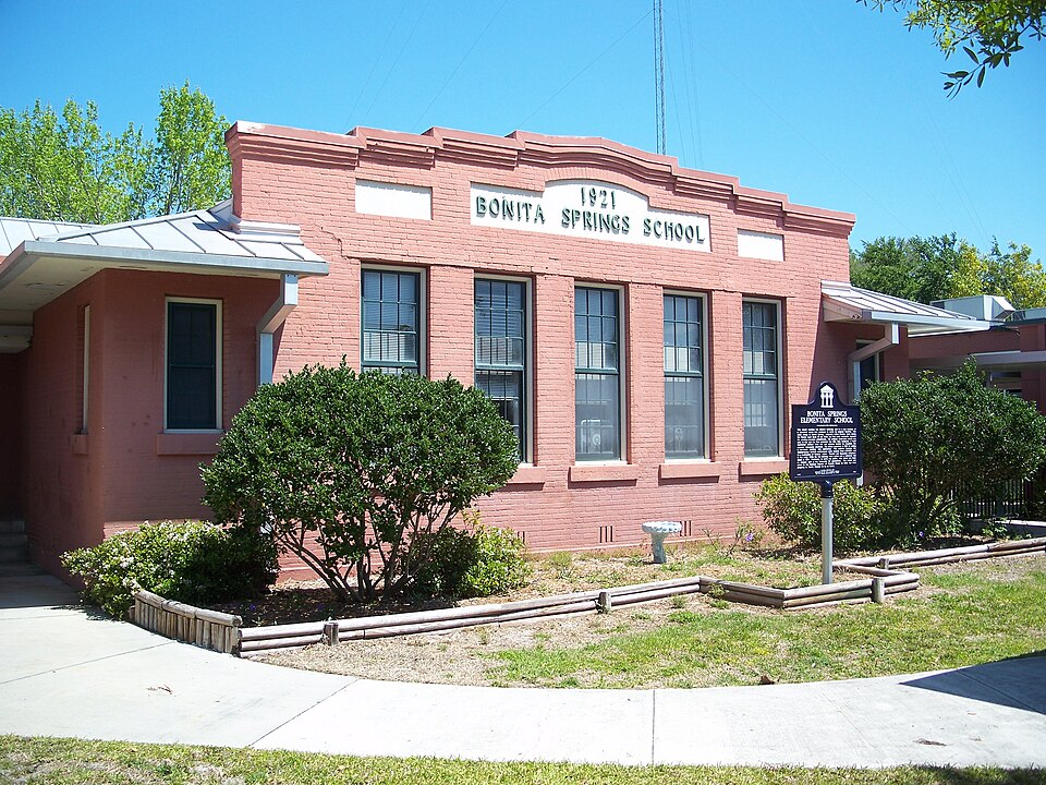 Photograph of Bonita Springs School