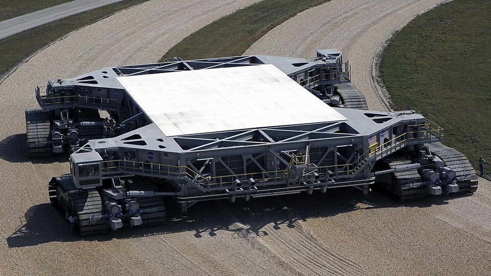 Photograph of crawler-transporter