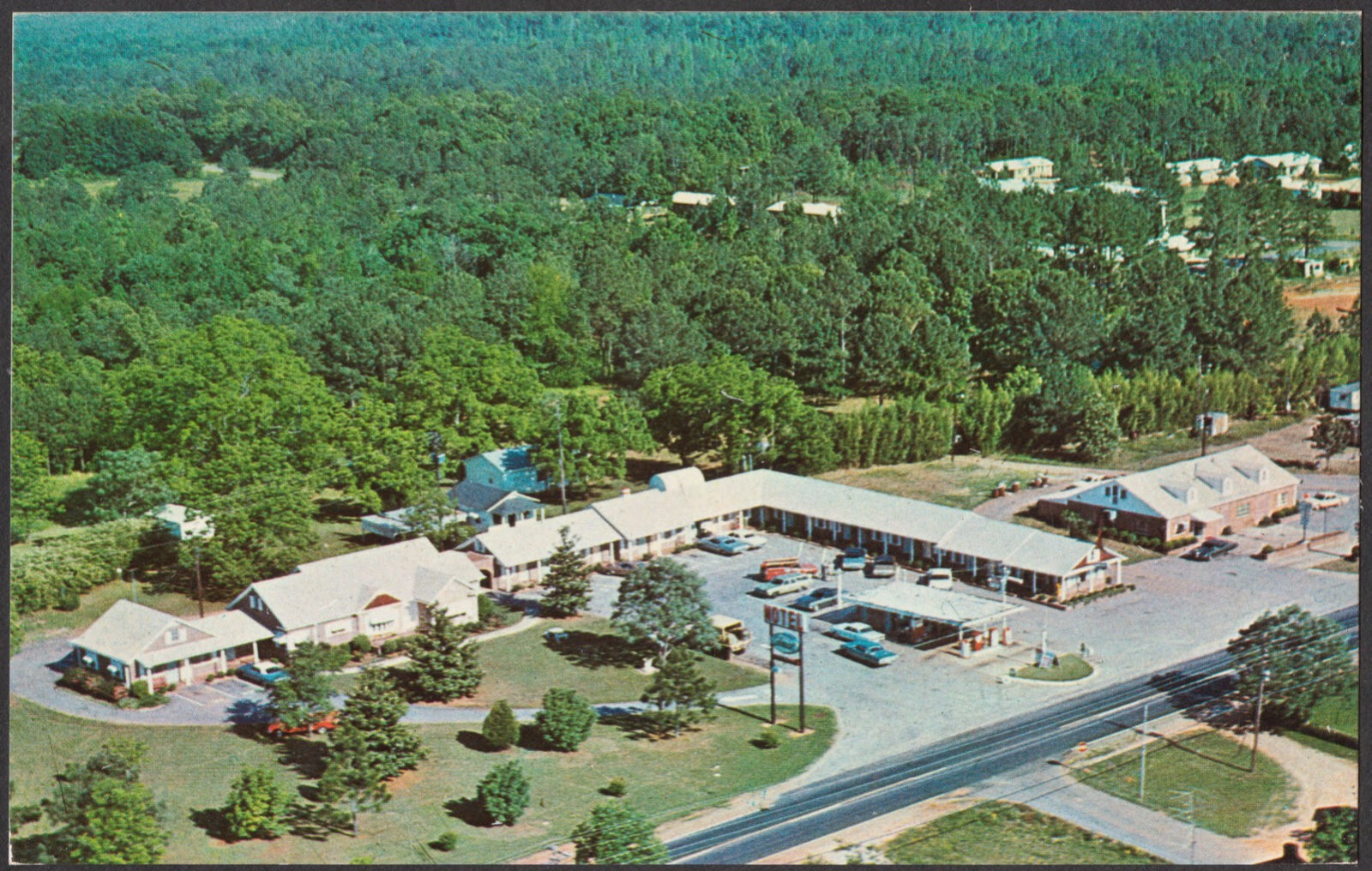 Colonial Motel, Highway 19 North, P. O. Box 505, Thomaston, Ga. 30286, Boston Public Library - undated