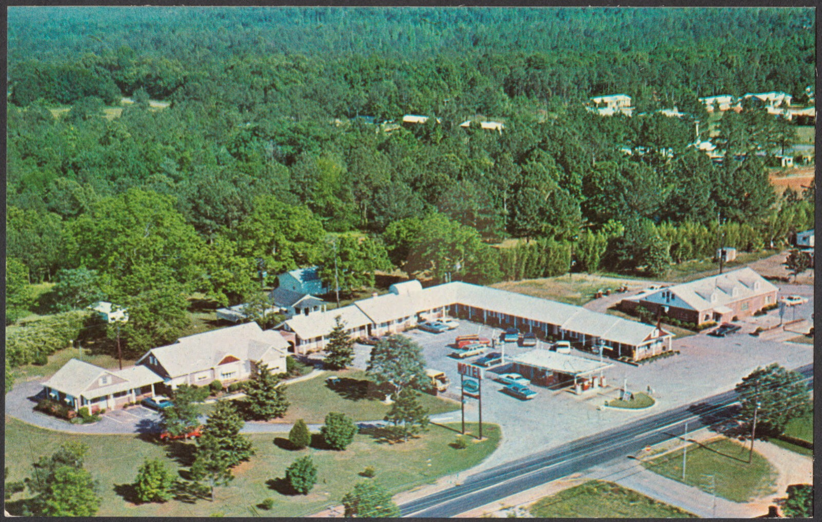 Colonial Motel, Highway 19 North, P. O. Box 505, Thomaston, Ga. 30286, Boston Public Library - undated