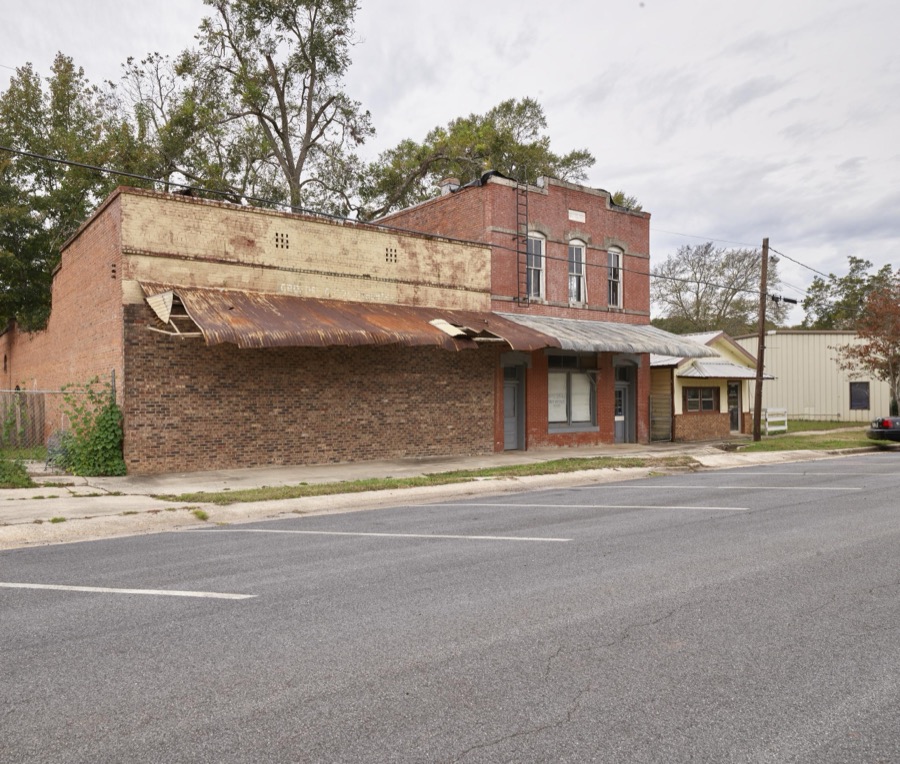 The abandoned old U.S. Post Office (left) and other city buildings in Shiloh, Georgia