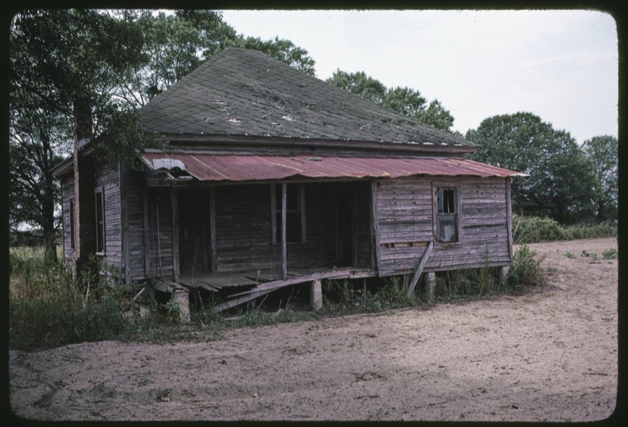 Vernacular houses and farm buildings, Colquitt County, Georgia; Cecil Bridges birdhouse workshop, Moultrie, Georgia