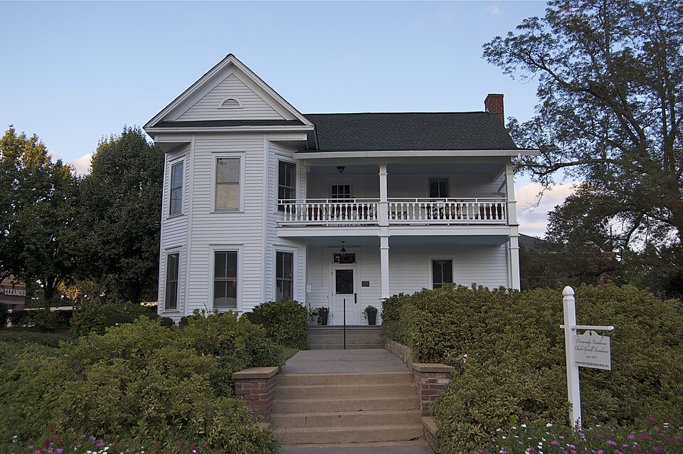 Photograph of Cheek-Spruill House