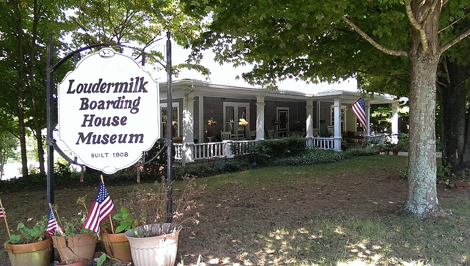 Photograph of Loudermilk Boarding House Museum