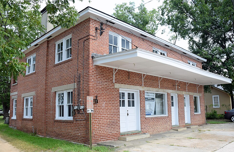Photograph of Eastman Bus Station