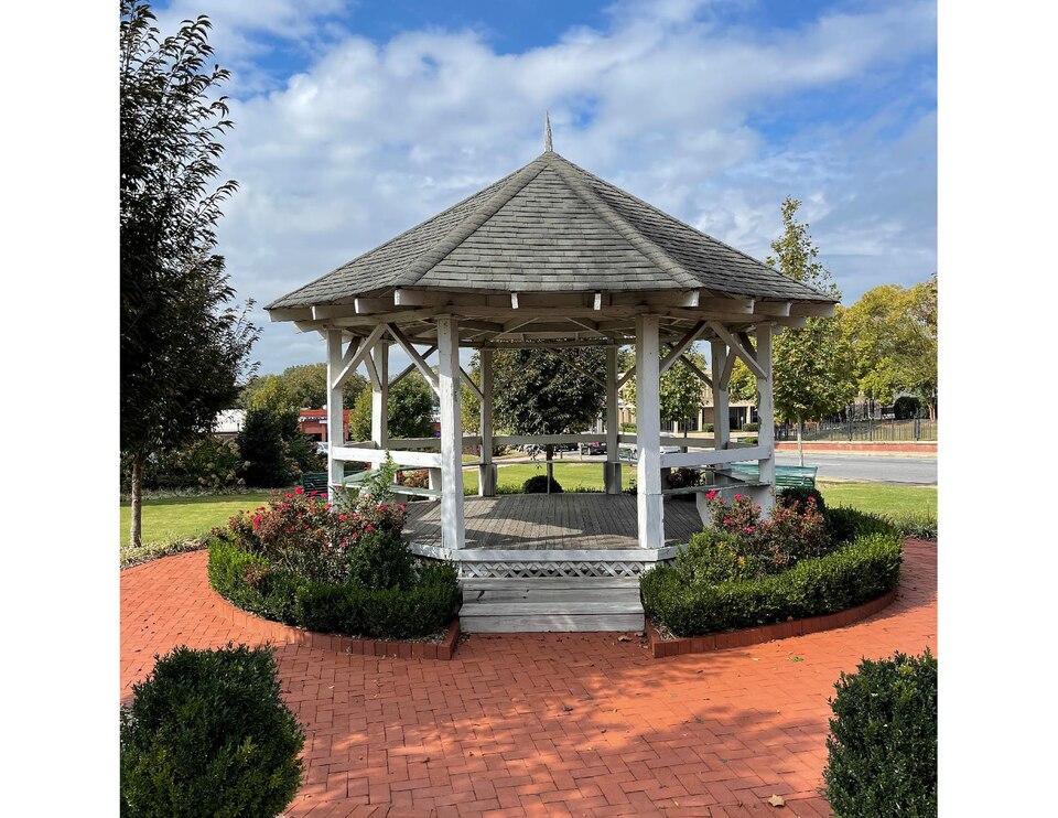 Photograph of Cumming Bandstand