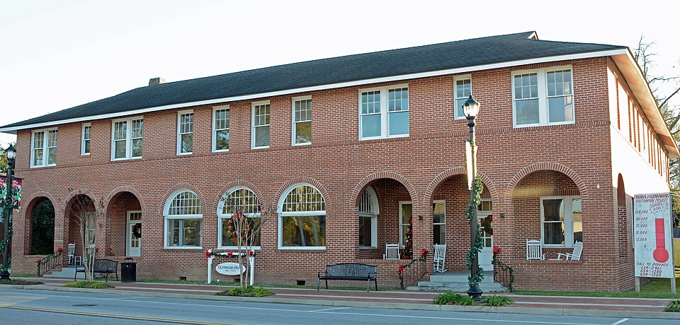 Photograph of Glennwanis Hotel