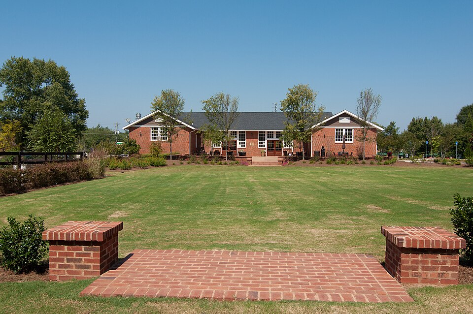 Photograph of Newtown Elementary School