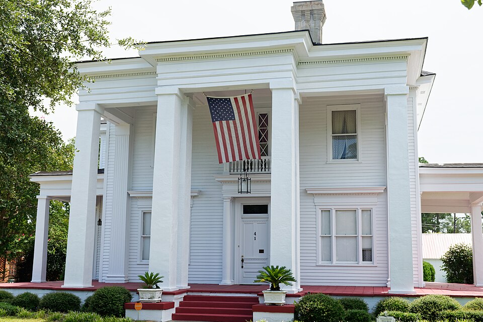 Photograph of Max and Emma Sue McRae House