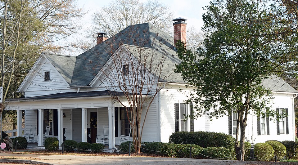 Photograph of James and Bertha Hooten House