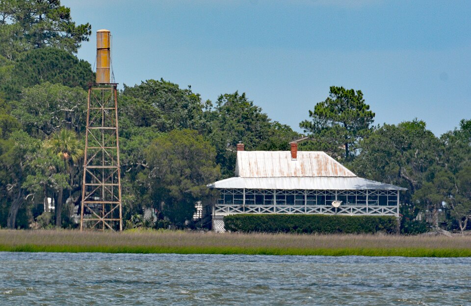 Photograph of Eureka Club-Farr's Point