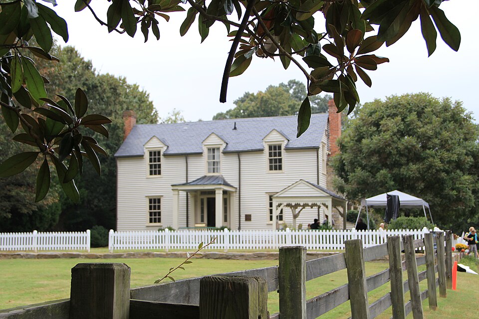 Photograph of Donaldson-Bannister House and Cemetery