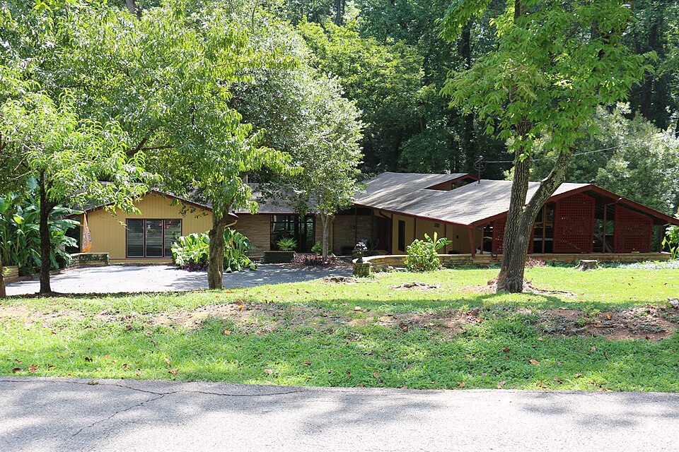 Photograph of William and Jane Levitt House