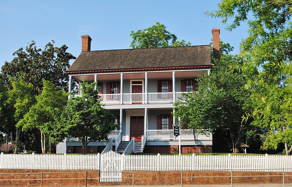 Photograph of Harris-Pearson-Walker House