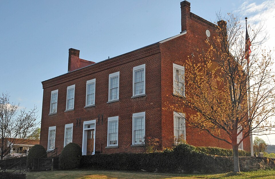 Photograph of Old White County Courthouse